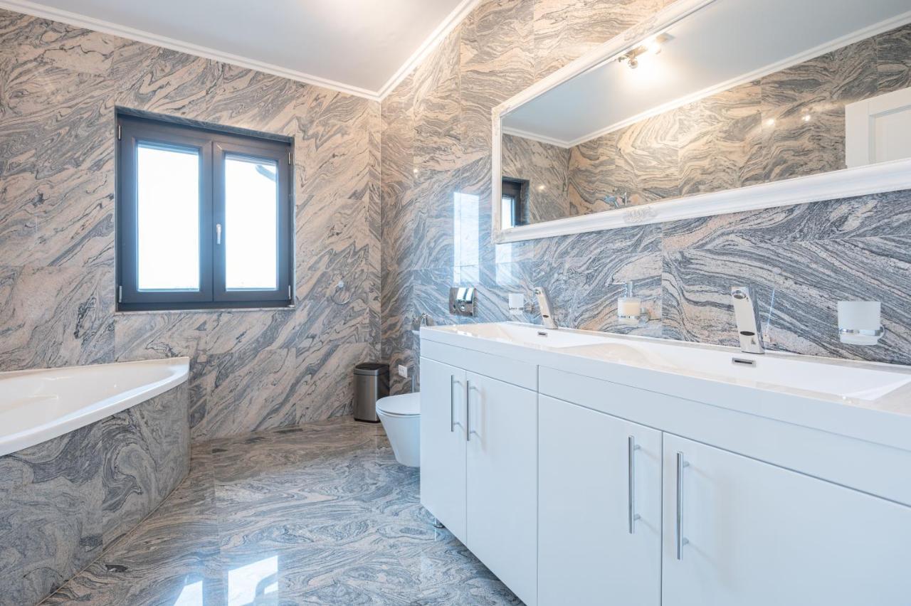 Casa Fischer Apartment Ciheiu Екстериор снимка