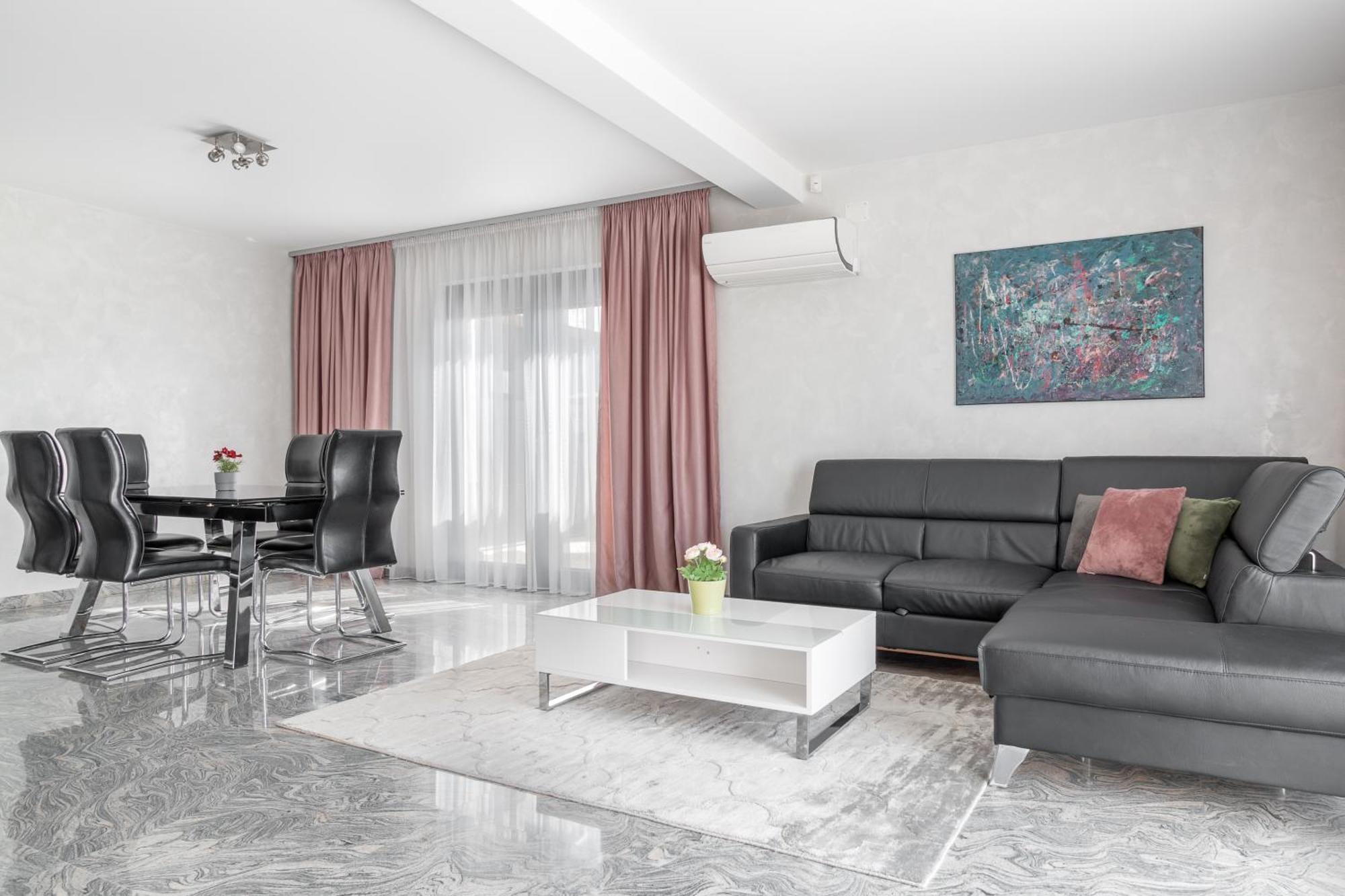 Casa Fischer Apartment Ciheiu Екстериор снимка