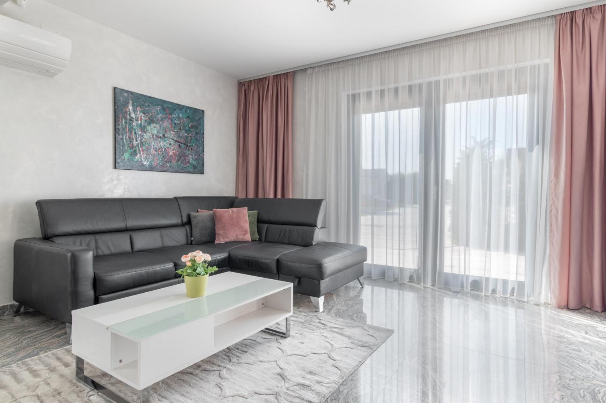 Casa Fischer Apartment Ciheiu Екстериор снимка
